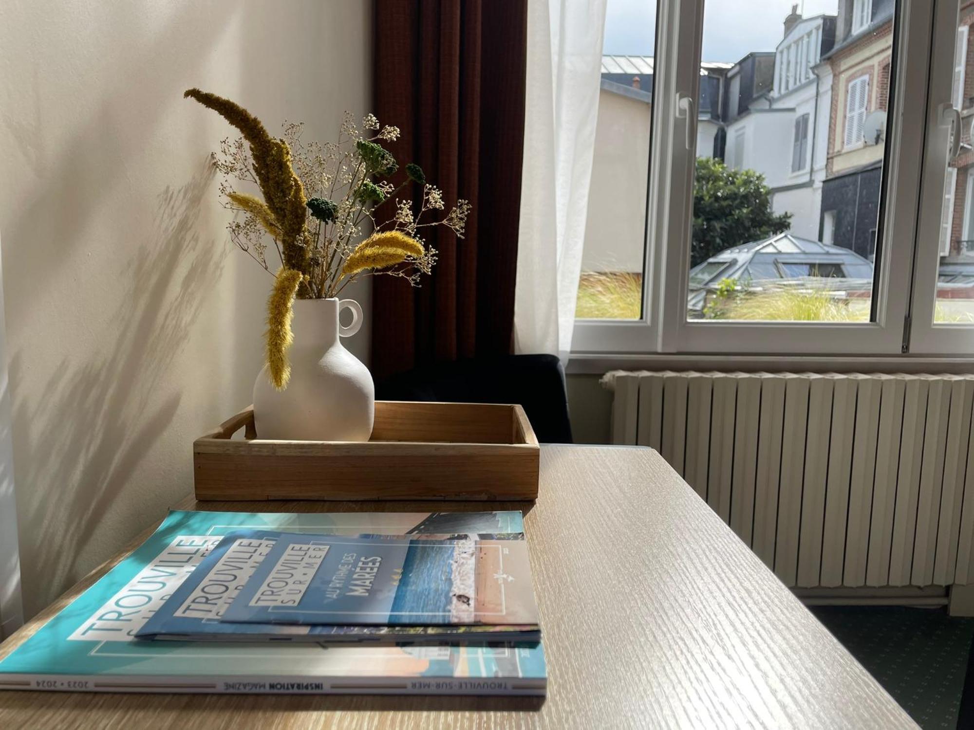 ホテル ル トルヴィル トルヴィル＝シュル＝メール 部屋 写真